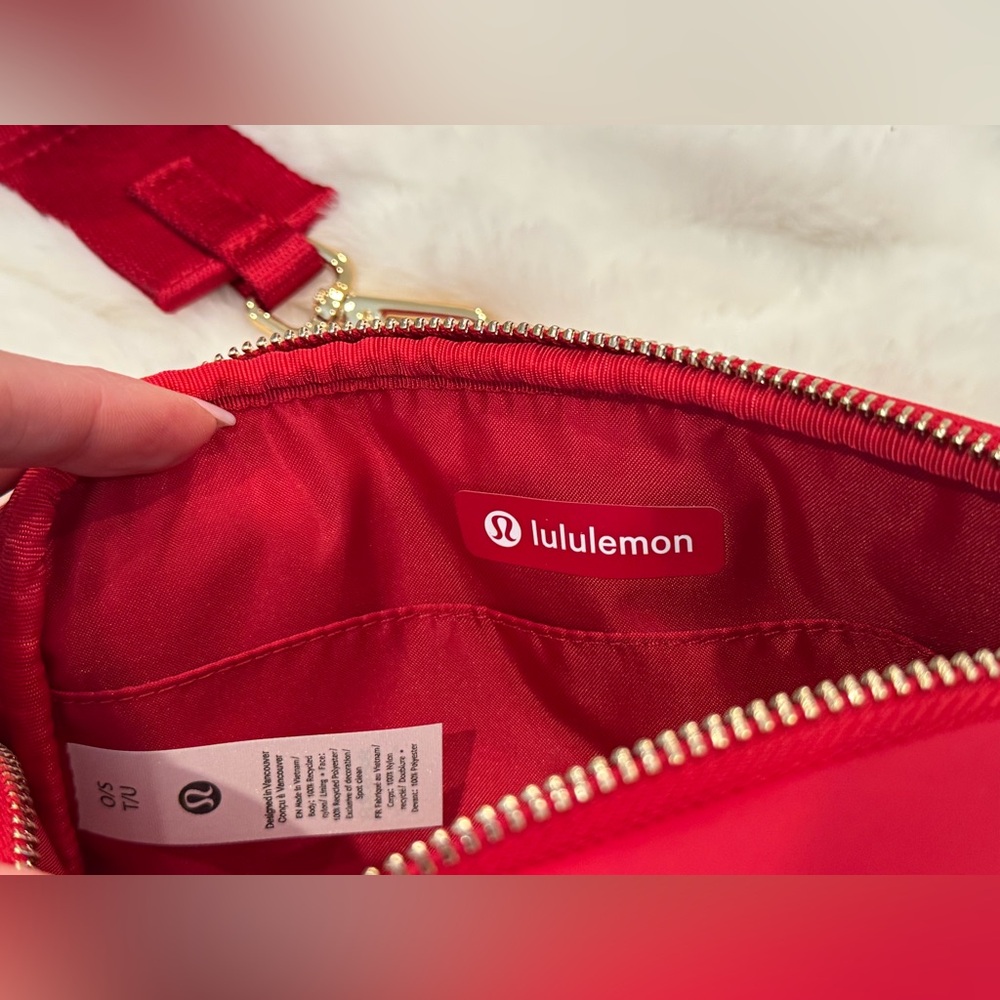 Lululemon Crossbody Bag with Top Handle 2L- Dark Red/ Gold - Picture 5 of 9